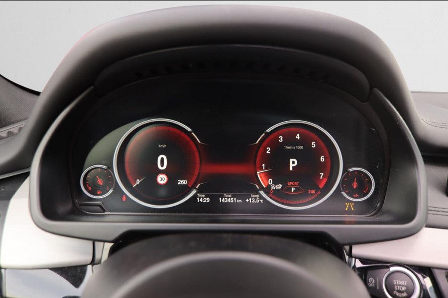 BMW X5 XDrive35i High Executive M-sport| Camera Pano X-Drive Trekhaak Digitale Cockpit ShadowLine Comfortstoelen Stoelverw.