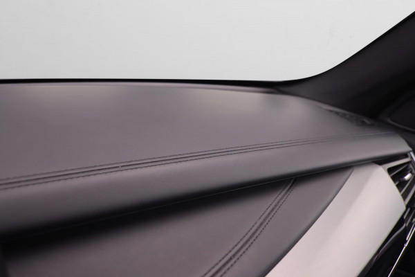 BMW X5 XDrive35i High Executive M-sport| Camera Pano X-Drive Trekhaak Digitale Cockpit ShadowLine Comfortstoelen Stoelverw.