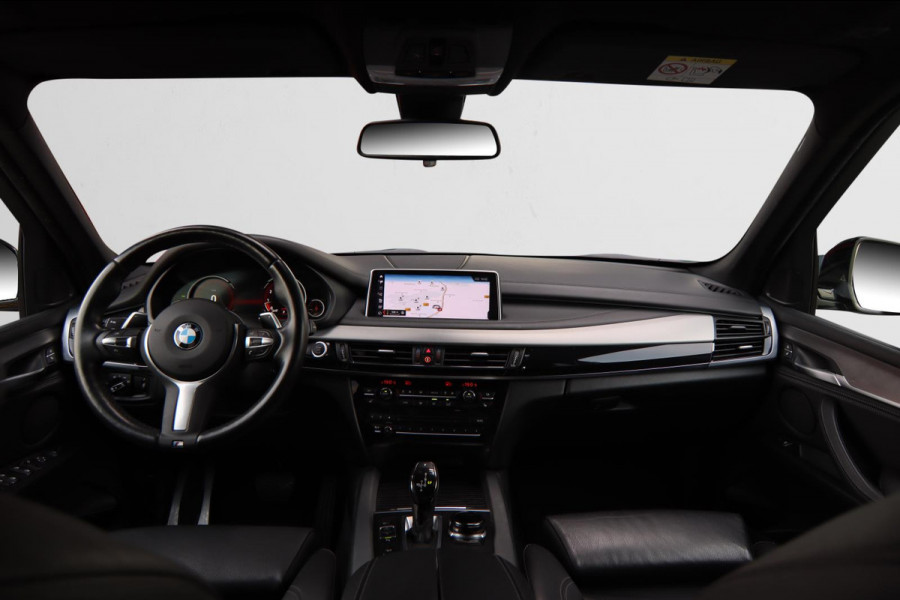 BMW X5 XDrive35i High Executive M-sport| Camera Pano X-Drive Trekhaak Digitale Cockpit ShadowLine Comfortstoelen Stoelverw.