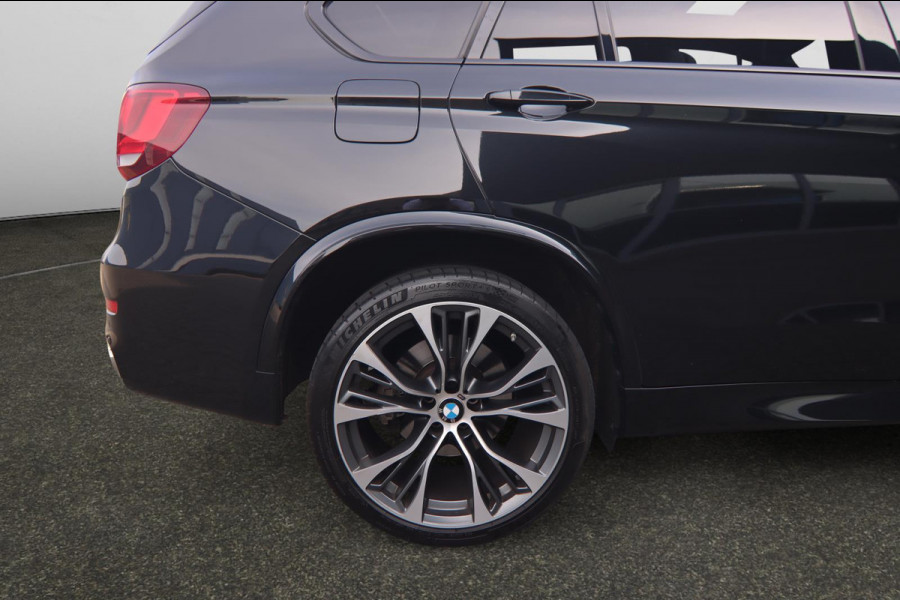 BMW X5 XDrive35i High Executive M-sport| Camera Pano X-Drive Trekhaak Digitale Cockpit ShadowLine Comfortstoelen Stoelverw.