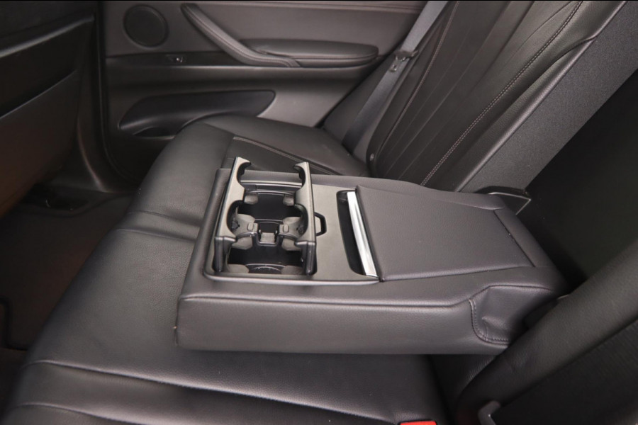 BMW X5 XDrive35i High Executive M-sport| Camera Pano X-Drive Trekhaak Digitale Cockpit ShadowLine Comfortstoelen Stoelverw.