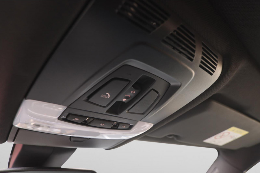 BMW X5 XDrive35i High Executive M-sport| Camera Pano X-Drive Trekhaak Digitale Cockpit ShadowLine Comfortstoelen Stoelverw.