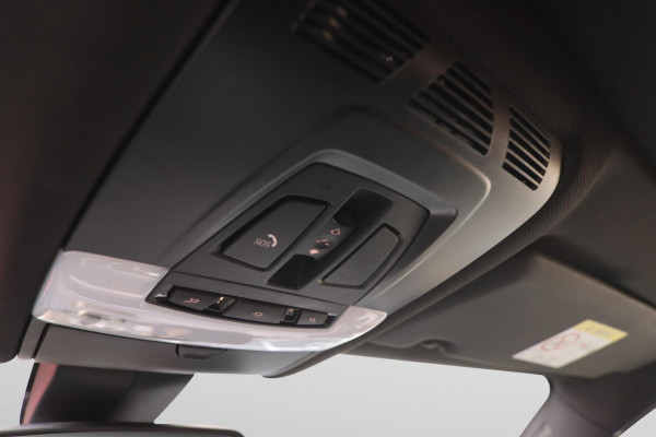 BMW X5 XDrive35i High Executive M-sport| Camera Pano X-Drive Trekhaak Digitale Cockpit ShadowLine Comfortstoelen Stoelverw.