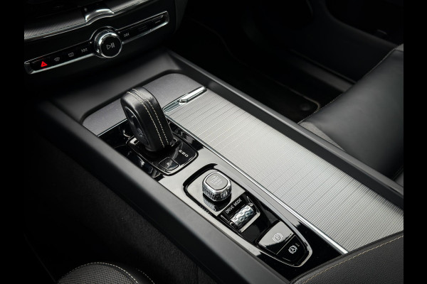 Volvo XC60 2.0 T8 Twin Engine AWD R-Design Panorama|Trekhaak Volvo XC60 2.0 T8 Twin Engine AWD R-Design Panorama|Trekhaak