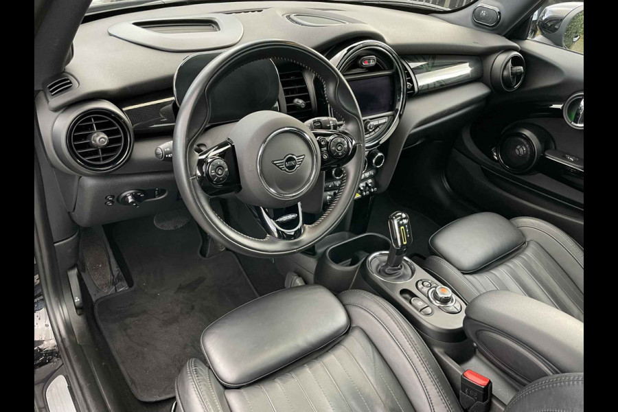 MINI Mini Electric Yours 33 kWh / Full option! / Panoramadak / Camera / Head-up / Leder / Harman Kardon / Keyless / 17'' / CarPlay / Stoelverwarming / Matrix LED / DAB / Cruise Control