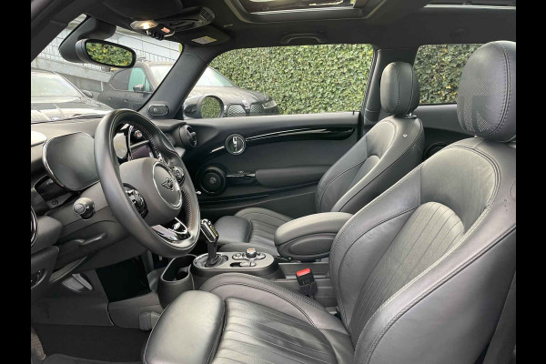 MINI Mini Electric Yours 33 kWh / Full option! / Panoramadak / Camera / Head-up / Leder / Harman Kardon / Keyless / 17'' / CarPlay / Stoelverwarming / Matrix LED / DAB / Cruise Control