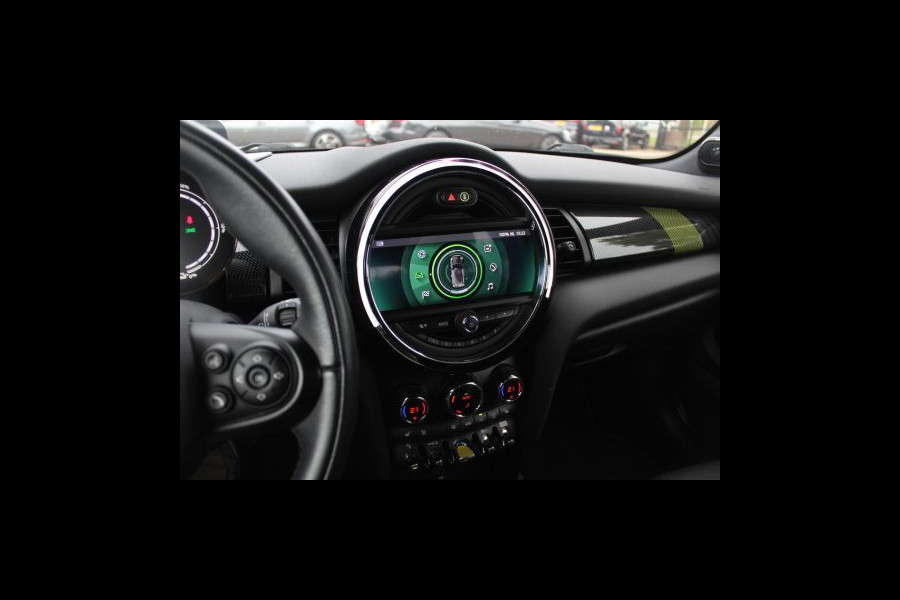 MINI Mini Electric Yours 33 kWh / Full option! / Panoramadak / Camera / Head-up / Leder / Harman Kardon / Keyless / 17'' / CarPlay / Stoelverwarming / Matrix LED / DAB / Cruise Control