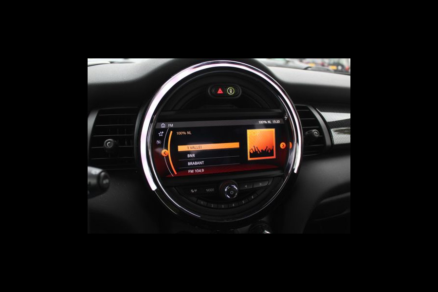 MINI Mini Electric Yours 33 kWh / Full option! / Panoramadak / Camera / Head-up / Leder / Harman Kardon / Keyless / 17'' / CarPlay / Stoelverwarming / Matrix LED / DAB / Cruise Control