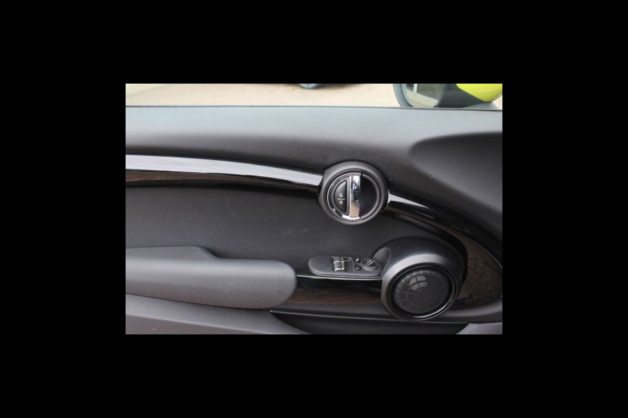 MINI Mini Electric Yours 33 kWh / Full option! / Panoramadak / Camera / Head-up / Leder / Harman Kardon / Keyless / 17'' / CarPlay / Stoelverwarming / Matrix LED / DAB / Cruise Control