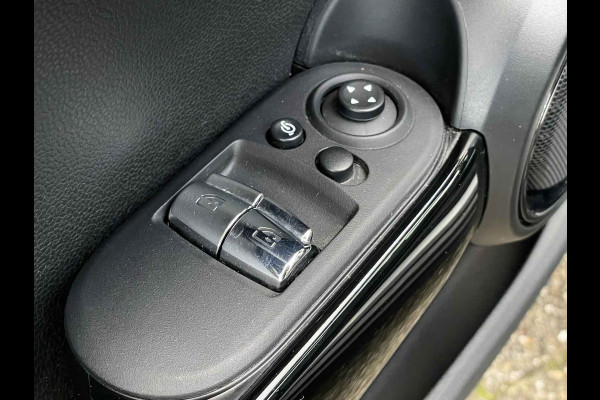MINI Mini Electric Yours 33 kWh / Full option! / Panoramadak / Camera / Head-up / Leder / Harman Kardon / Keyless / 17'' / CarPlay / Stoelverwarming / Matrix LED / DAB / Cruise Control