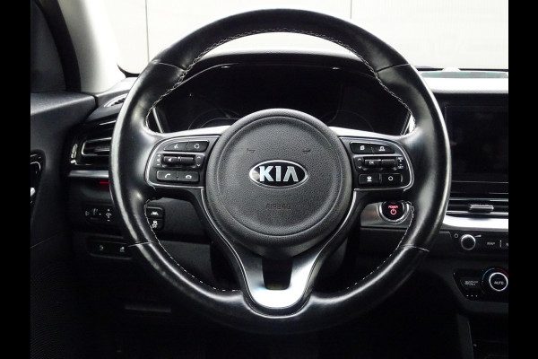 Kia e-Niro ExecutiveLine 64 kWh * LEER * TREKHAAK * 474 KM ACCU RANGE !!