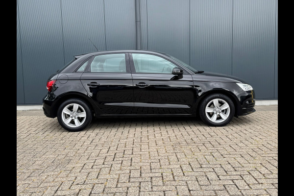 Audi A1 Sportback 1.0 TFSI Pro Line * Stoelverwarming * Led * Lichtmetalen Velgen Audi A1 Sportback 1.0 TFSI Pro Line * Stoelverwarming * Led * Lichtmetalen Velgen