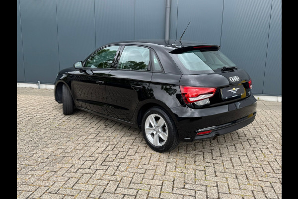 Audi A1 Sportback 1.0 TFSI Pro Line * Stoelverwarming * Led * Lichtmetalen Velgen Audi A1 Sportback 1.0 TFSI Pro Line * Stoelverwarming * Led * Lichtmetalen Velgen