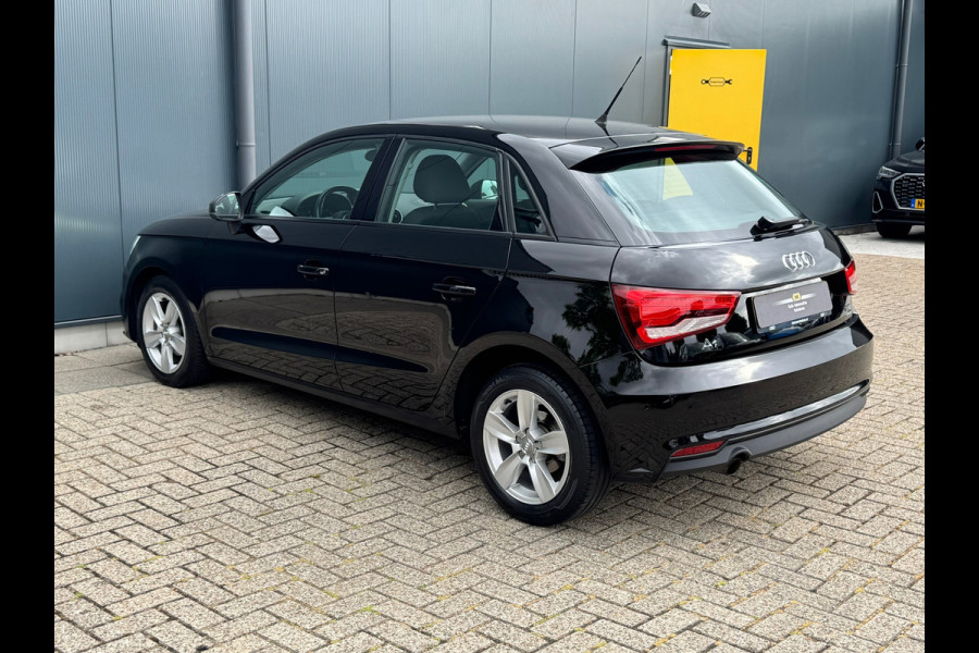 Audi A1 Sportback 1.0 TFSI Pro Line * Stoelverwarming * Led * Lichtmetalen Velgen Audi A1 Sportback 1.0 TFSI Pro Line * Stoelverwarming * Led * Lichtmetalen Velgen