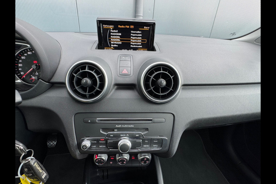Audi A1 Sportback 1.0 TFSI Pro Line * Stoelverwarming * Led * Lichtmetalen Velgen Audi A1 Sportback 1.0 TFSI Pro Line * Stoelverwarming * Led * Lichtmetalen Velgen