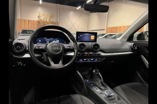 Audi Q2 35 TFSI 150PK S-Line, Virtual Cockpit, Apple Carplay, Android Auto, PDC, Clima, Cruise, Private Glas, Dealer Onderhouden Audi Q2 35 TFSI 150PK S-Line, Virtual Cockpit, Apple Carplay, Android Auto, PDC, Clima, Cruise, Private Glas, Dealer Onderhouden