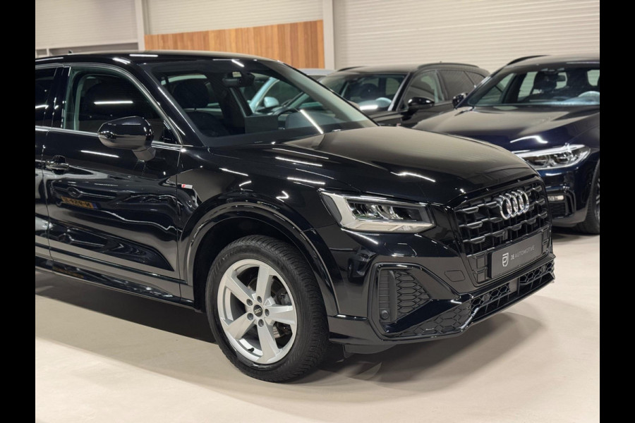 Audi Q2 35 TFSI 150PK S-Line, Virtual Cockpit, Apple Carplay, Android Auto, PDC, Clima, Cruise, Private Glas, Dealer Onderhouden Audi Q2 35 TFSI 150PK S-Line, Virtual Cockpit, Apple Carplay, Android Auto, PDC, Clima, Cruise, Private Glas, Dealer Onderhouden