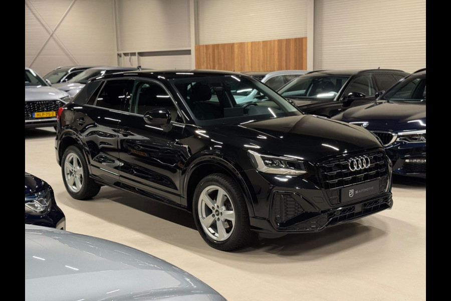 Audi Q2 35 TFSI 150PK S-Line, Virtual Cockpit, Apple Carplay, Android Auto, PDC, Clima, Cruise, Private Glas, Dealer Onderhouden Audi Q2 35 TFSI 150PK S-Line, Virtual Cockpit, Apple Carplay, Android Auto, PDC, Clima, Cruise, Private Glas, Dealer Onderhouden