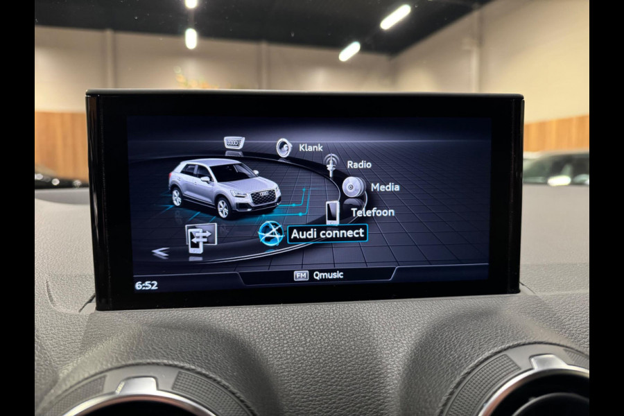 Audi Q2 35 TFSI 150PK S-Line, Virtual Cockpit, Apple Carplay, Android Auto, PDC, Clima, Cruise, Private Glas, Dealer Onderhouden Audi Q2 35 TFSI 150PK S-Line, Virtual Cockpit, Apple Carplay, Android Auto, PDC, Clima, Cruise, Private Glas, Dealer Onderhouden