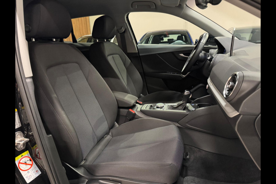 Audi Q2 35 TFSI 150PK S-Line, Virtual Cockpit, Apple Carplay, Android Auto, PDC, Clima, Cruise, Private Glas, Dealer Onderhouden Audi Q2 35 TFSI 150PK S-Line, Virtual Cockpit, Apple Carplay, Android Auto, PDC, Clima, Cruise, Private Glas, Dealer Onderhouden