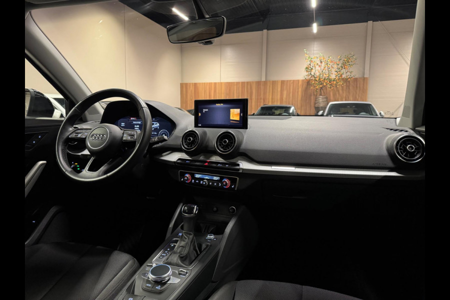 Audi Q2 35 TFSI 150PK S-Line, Virtual Cockpit, Apple Carplay, Android Auto, PDC, Clima, Cruise, Private Glas, Dealer Onderhouden Audi Q2 35 TFSI 150PK S-Line, Virtual Cockpit, Apple Carplay, Android Auto, PDC, Clima, Cruise, Private Glas, Dealer Onderhouden