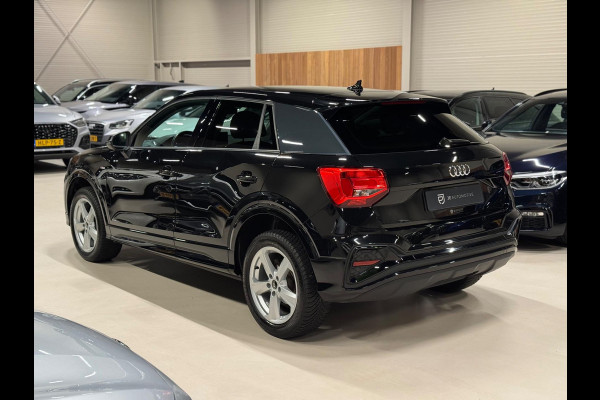 Audi Q2 35 TFSI 150PK S-Line, Virtual Cockpit, Apple Carplay, Android Auto, PDC, Clima, Cruise, Private Glas, Dealer Onderhouden Audi Q2 35 TFSI 150PK S-Line, Virtual Cockpit, Apple Carplay, Android Auto, PDC, Clima, Cruise, Private Glas, Dealer Onderhouden