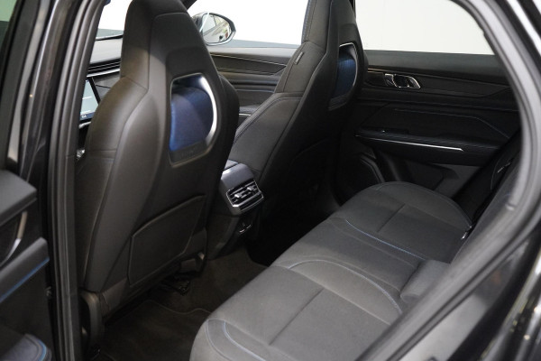 Lynk & Co 01 1.5 | Zwart optiek | Panoramadak | Navigatie | Memory | Apple CarPlay Lynk & Co 01 1.5 | Zwart optiek | Panoramadak | Navigatie | Memory | Apple CarPlay