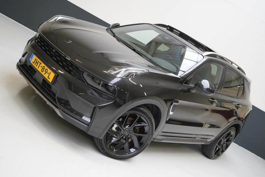 Lynk & Co 01 1.5 | Zwart optiek | Panoramadak | Navigatie | Memory | Apple CarPlay Lynk & Co 01 1.5 | Zwart optiek | Panoramadak | Navigatie | Memory | Apple CarPlay