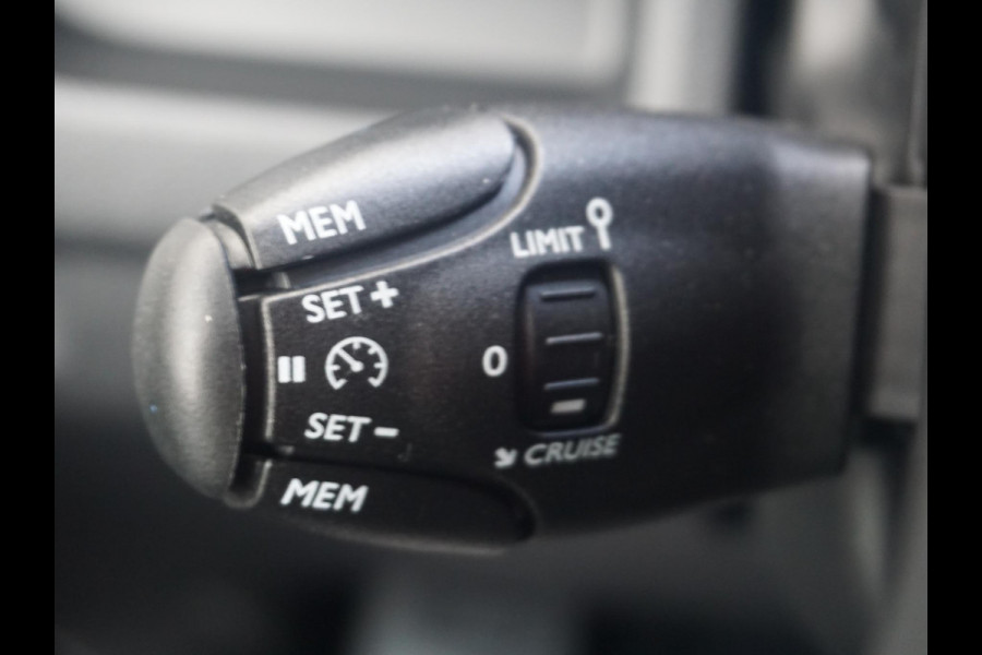 Peugeot e-Expert L3 75 kWh | navi incl. Apple Carplay | camera | Comfort tussenschot | airco | cruise control | rijklaarprijs