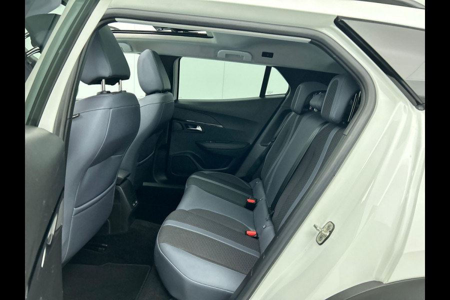 Peugeot 2008 1.2 PureTech 130pk Allure Pack Auto. Panoramadak Navigatie Apple Carplay/Android Auto Camera Parkeersensoren Adaptive Cruise Control Virtual Cockpit Climate Control Lichtmetalen velgen Peugeot 2008 1.2 PureTech 130pk Allure Pack Auto. Panoramadak Navigatie Apple Carplay/Android Auto Camera Parkeersensoren Adaptive Cruise Control Virtual Cockpit Climate Control Lichtmetalen velgen