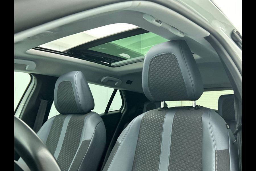 Peugeot 2008 1.2 PureTech 130pk Allure Pack Auto. Panoramadak Navigatie Apple Carplay/Android Auto Camera Parkeersensoren Adaptive Cruise Control Virtual Cockpit Climate Control Lichtmetalen velgen Peugeot 2008 1.2 PureTech 130pk Allure Pack Auto. Panoramadak Navigatie Apple Carplay/Android Auto Camera Parkeersensoren Adaptive Cruise Control Virtual Cockpit Climate Control Lichtmetalen velgen