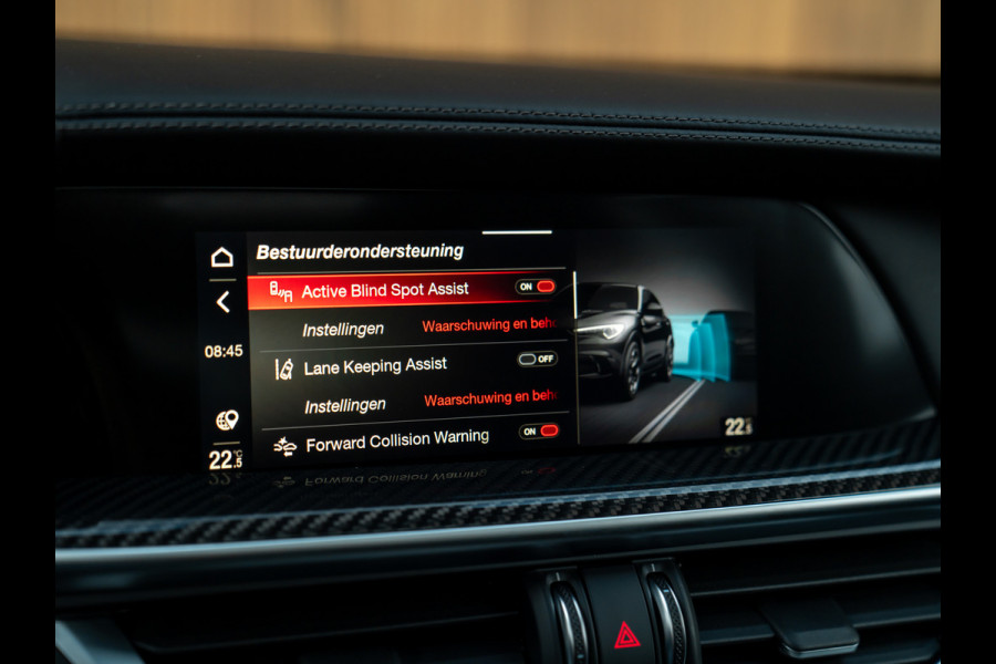 Alfa Romeo Stelvio 2.9 V6 AWD Quadrifoglio | Pano-dak | 21 inch | Harman/Kardon | Adapt. cruise Alfa Romeo Stelvio 2.9 V6 AWD Quadrifoglio | Pano-dak | 21 inch | Harman/Kardon | Adapt. cruise