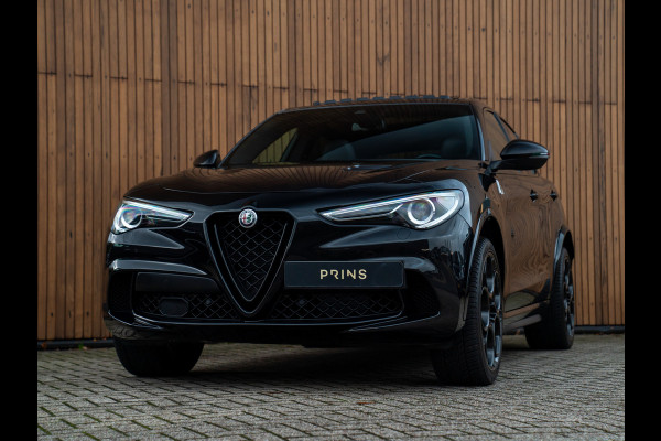 Alfa Romeo Stelvio 2.9 V6 AWD Quadrifoglio | Pano-dak | 21 inch | Harman/Kardon | Adapt. cruise Alfa Romeo Stelvio 2.9 V6 AWD Quadrifoglio | Pano-dak | 21 inch | Harman/Kardon | Adapt. cruise