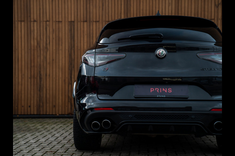 Alfa Romeo Stelvio 2.9 V6 AWD Quadrifoglio | Pano-dak | 21 inch | Harman/Kardon | Adapt. cruise Alfa Romeo Stelvio 2.9 V6 AWD Quadrifoglio | Pano-dak | 21 inch | Harman/Kardon | Adapt. cruise