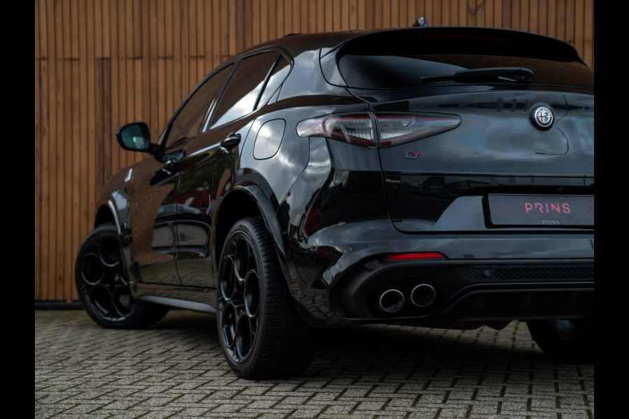 Alfa Romeo Stelvio 2.9 V6 AWD Quadrifoglio | Pano-dak | 21 inch | Harman/Kardon | Adapt. cruise Alfa Romeo Stelvio 2.9 V6 AWD Quadrifoglio | Pano-dak | 21 inch | Harman/Kardon | Adapt. cruise