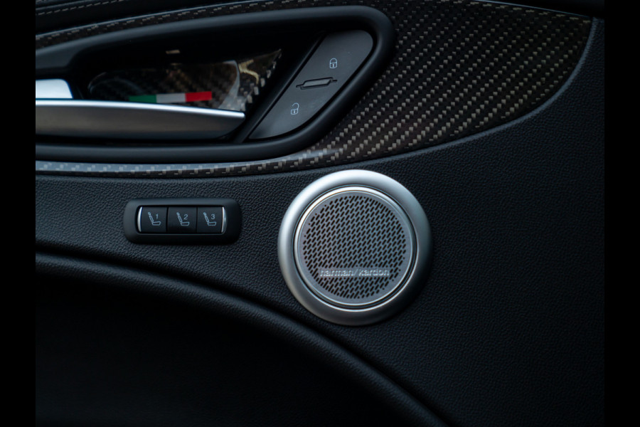 Alfa Romeo Stelvio 2.9 V6 AWD Quadrifoglio | Pano-dak | 21 inch | Harman/Kardon | Adapt. cruise Alfa Romeo Stelvio 2.9 V6 AWD Quadrifoglio | Pano-dak | 21 inch | Harman/Kardon | Adapt. cruise