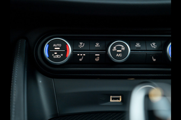 Alfa Romeo Stelvio 2.9 V6 AWD Quadrifoglio | Pano-dak | 21 inch | Harman/Kardon | Adapt. cruise Alfa Romeo Stelvio 2.9 V6 AWD Quadrifoglio | Pano-dak | 21 inch | Harman/Kardon | Adapt. cruise