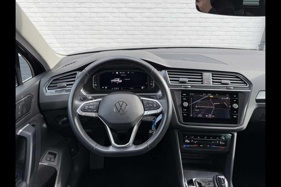 Volkswagen Tiguan 1.4 TSI eHybrid 245pk Elegance | Pano | ACC | Camera | IQ Light | Virtual Cockpit | 18 inch Volkswagen Tiguan 1.4 TSI eHybrid 245pk Elegance | Pano | ACC | Camera | IQ Light | Virtual Cockpit | 18 inch