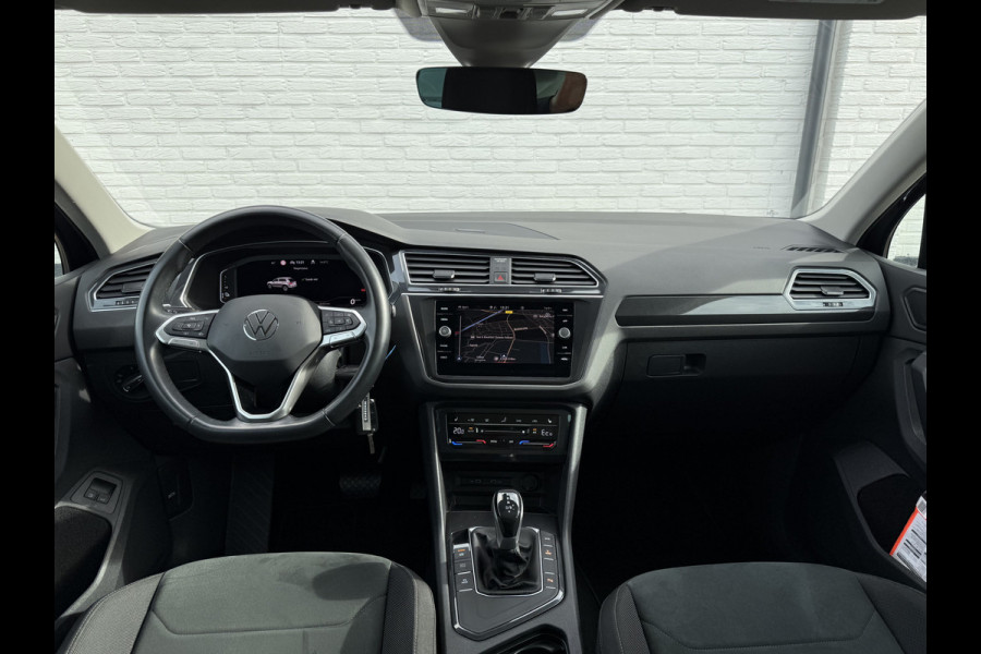 Volkswagen Tiguan 1.4 TSI eHybrid 245pk Elegance | Pano | ACC | Camera | IQ Light | Virtual Cockpit | 18 inch Volkswagen Tiguan 1.4 TSI eHybrid 245pk Elegance | Pano | ACC | Camera | IQ Light | Virtual Cockpit | 18 inch