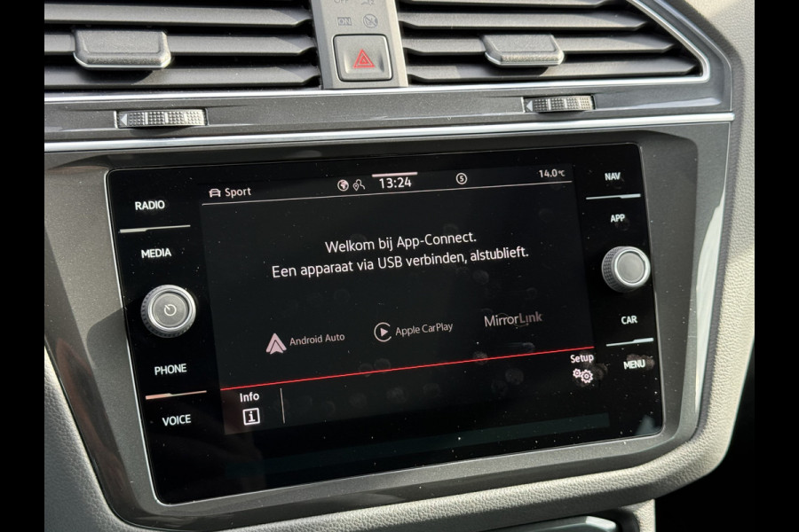 Volkswagen Tiguan 1.4 TSI eHybrid 245pk Elegance | Pano | ACC | Camera | IQ Light | Virtual Cockpit | 18 inch Volkswagen Tiguan 1.4 TSI eHybrid 245pk Elegance | Pano | ACC | Camera | IQ Light | Virtual Cockpit | 18 inch