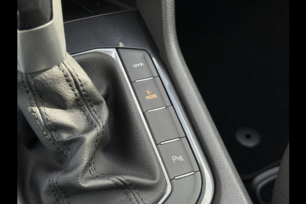 Volkswagen Tiguan 1.4 TSI eHybrid 245pk Elegance | Pano | ACC | Camera | IQ Light | Virtual Cockpit | 18 inch Volkswagen Tiguan 1.4 TSI eHybrid 245pk Elegance | Pano | ACC | Camera | IQ Light | Virtual Cockpit | 18 inch