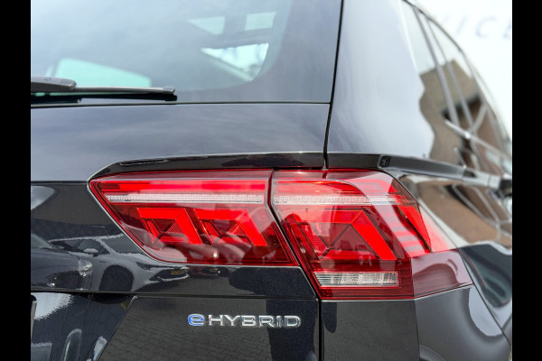 Volkswagen Tiguan 1.4 TSI eHybrid 245pk Elegance | Pano | ACC | Camera | IQ Light | Virtual Cockpit | 18 inch Volkswagen Tiguan 1.4 TSI eHybrid 245pk Elegance | Pano | ACC | Camera | IQ Light | Virtual Cockpit | 18 inch