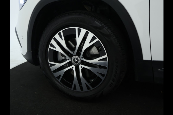 Mercedes-Benz GLA 250 e Plug-In Hybride Panorama Schuif-Kanteldak | Dodehoekassist | Memory Voorstoelen | Sfeerverlichting | 11 kW Laden | Stuur en Stoelverwarming. Inclusief 24 maanden MB Certified garantie voor Europa.