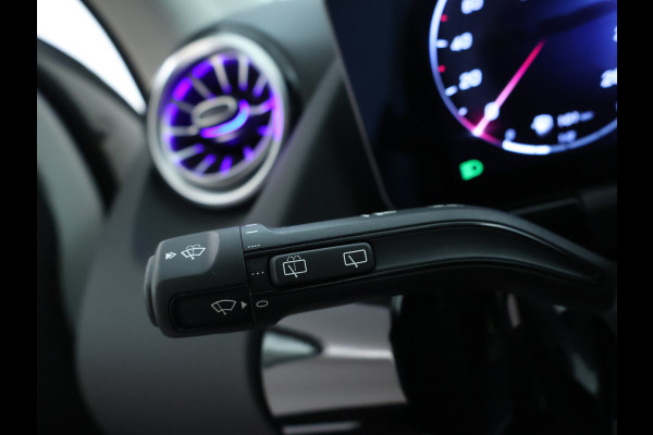 Mercedes-Benz GLA 250 e Plug-In Hybride Panorama Schuif-Kanteldak | Dodehoekassist | Memory Voorstoelen | Sfeerverlichting | 11 kW Laden | Stuur en Stoelverwarming. Inclusief 24 maanden MB Certified garantie voor Europa.