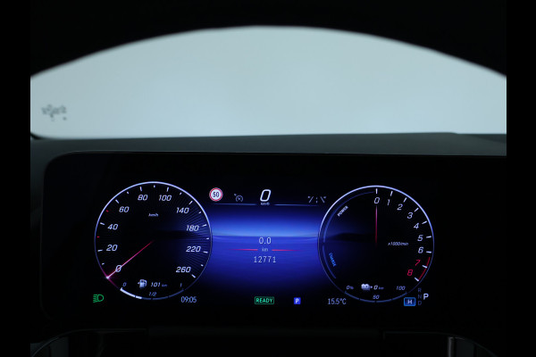 Mercedes-Benz GLA 250 e Plug-In Hybride Panorama Schuif-Kanteldak | Dodehoekassist | Memory Voorstoelen | Sfeerverlichting | 11 kW Laden | Stuur en Stoelverwarming. Inclusief 24 maanden MB Certified garantie voor Europa.
