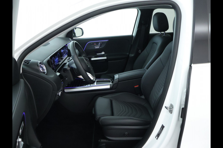 Mercedes-Benz GLA 250 e Plug-In Hybride Panorama Schuif-Kanteldak | Dodehoekassist | Memory Voorstoelen | Sfeerverlichting | 11 kW Laden | Stuur en Stoelverwarming. Inclusief 24 maanden MB Certified garantie voor Europa.