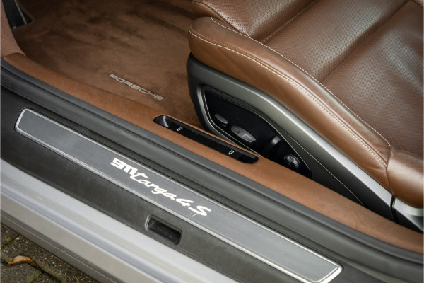 Porsche 911 Targa 4S - Clubleder Truffel