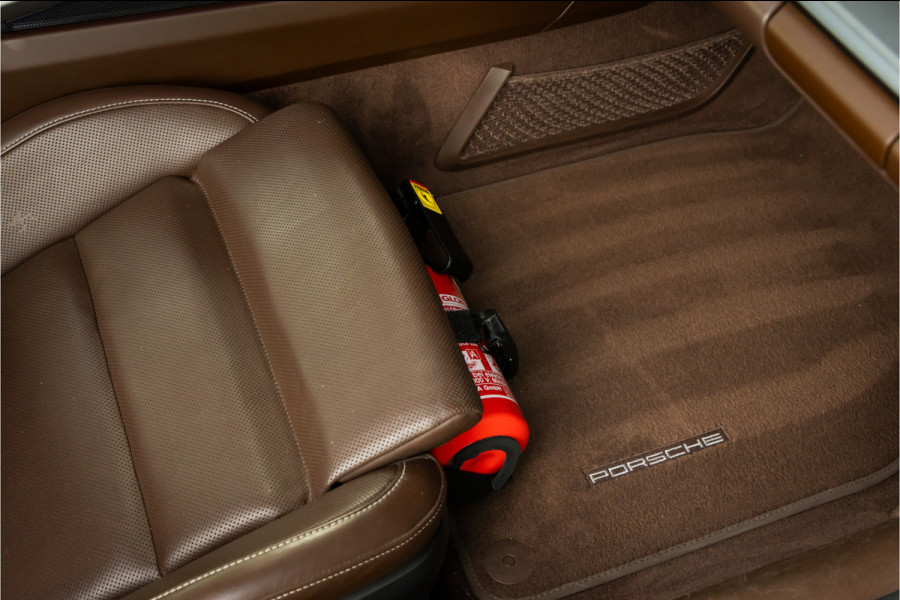 Porsche 911 Targa 4S - Clubleder Truffel