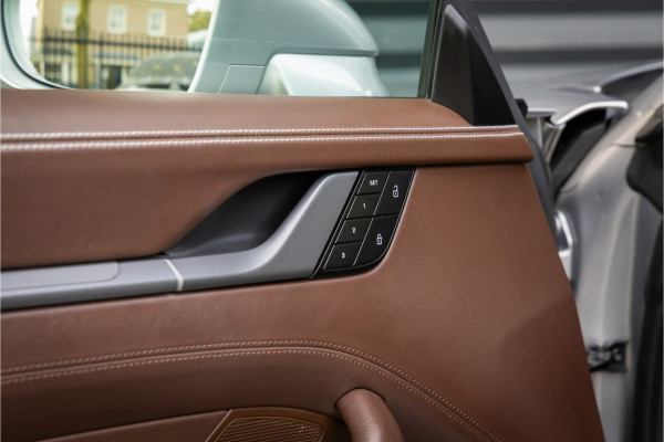 Porsche 911 Targa 4S - Clubleder Truffel