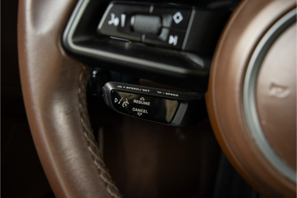 Porsche 911 Targa 4S - Clubleder Truffel